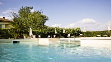 Piscina stagionale all'aperto