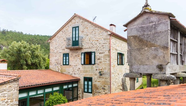 Quang cảnh ban công