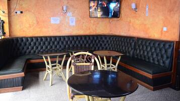 Breakfast, lunch, dinner served; local and international cuisine