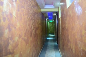Hallway - Aden Bay City Hotel (Nairobi)