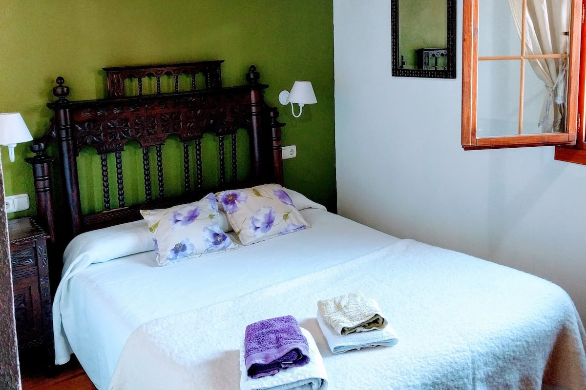 Double Room | Blackout drapes, free cribs/infant beds, rollaway beds, free WiFi