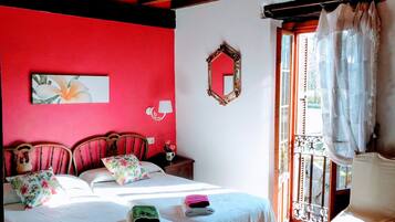 Habitación con 2 camas individuales | Cortinas opacas, cunas gratuitas, camas supletorias y wifi gratis