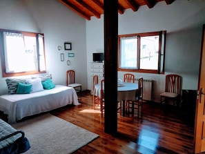 Apartment, 1 Bedroom | Living room | Flat-screen TV - Agroturismo y apartamentos Ondarre (Segura)