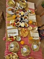 Café da manhã feito na hora grátis todos os dias