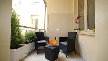 Junior Room | Terrace/patio
