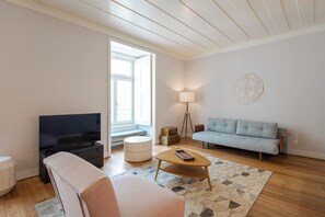 高級公寓, 2 間臥室 | 客廳 | 43 吋平面電視連有線電視頻道、電視