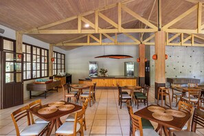 Breakfast and lunch served - Rio Quente Resorts – Eco Chalés (Rio Quente)