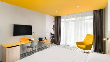 Standardzimmer | Minibar, Zimmersafe, Schreibtisch, schallisolierte Zimmer