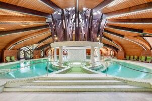 10 indoor pools, seasonal outdoor pool