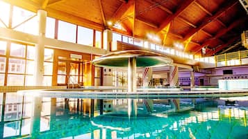 Indoor spa tub