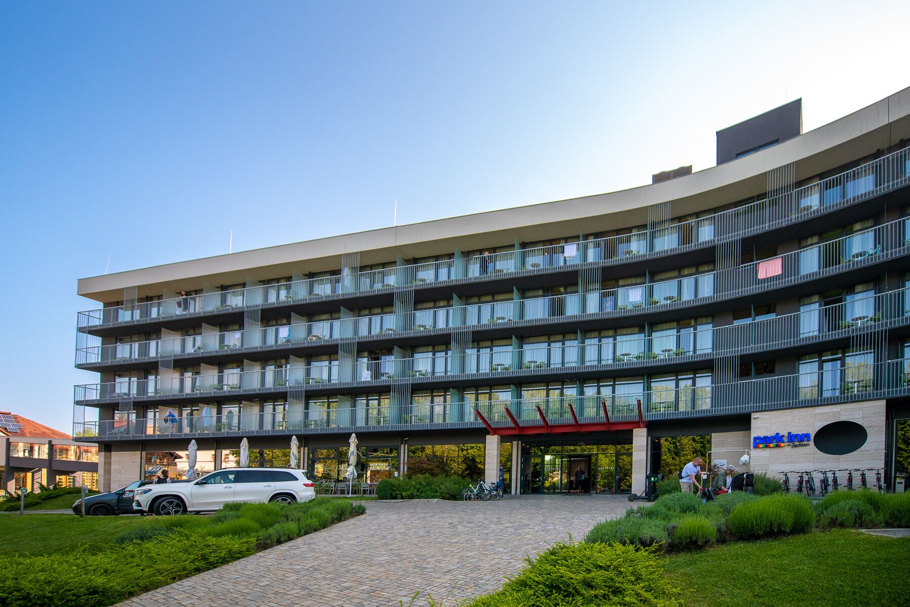 ด้านหน้าที่พัก