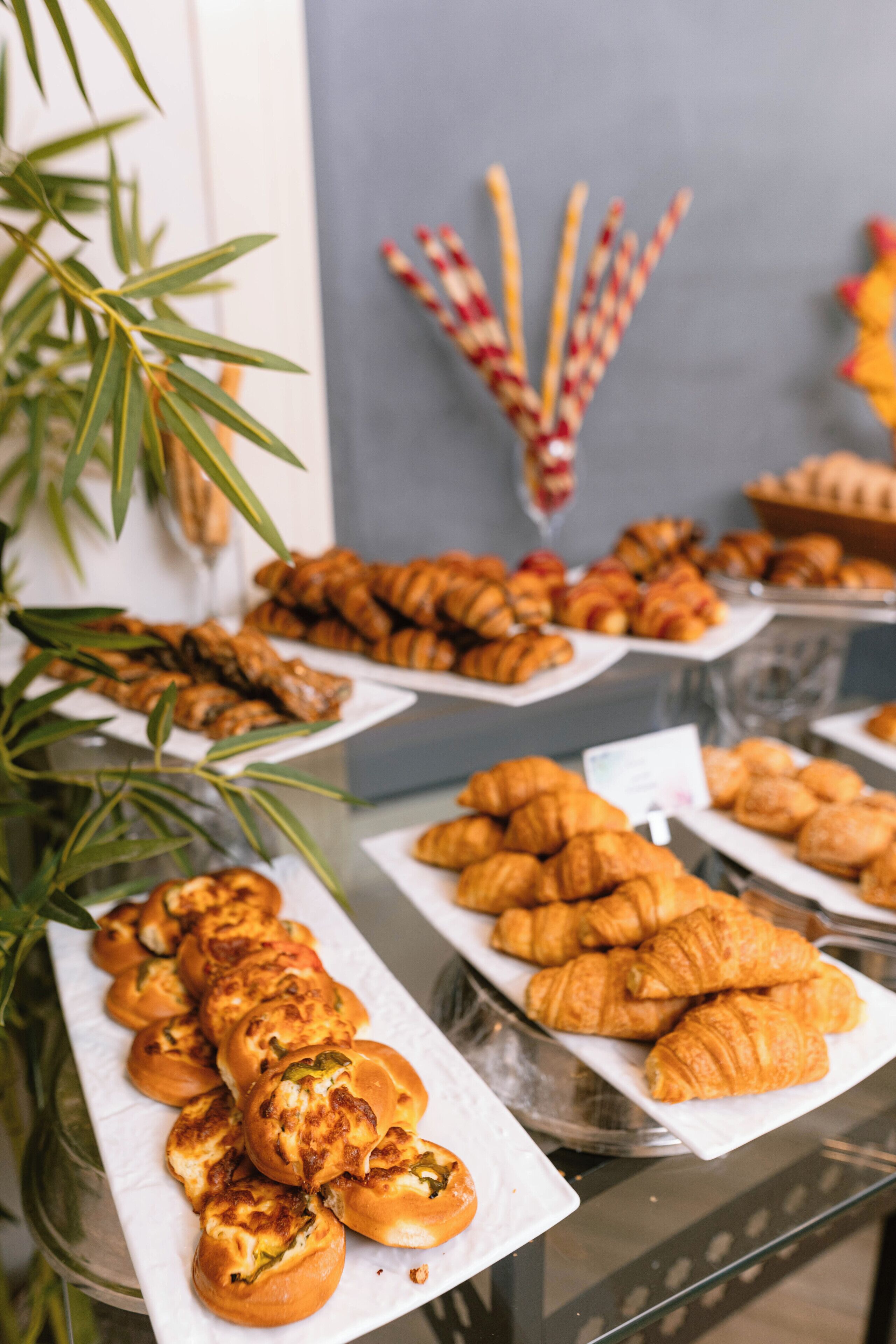 Tägliches Frühstücksbuffet gegen Gebühr