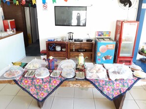 Free daily breakfast - Pousada Porto Marola (Ipojuca)