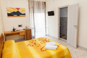 Comfort Double Room, Private Bathroom (External) - Bed & Breakfast Santa Caterina (Ercolano)