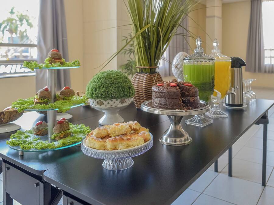 Free daily buffet breakfast