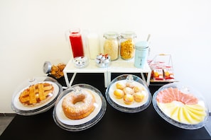 Free buffet breakfast