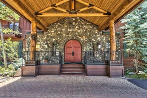 Front of property - Black Bear Lodge (South Lake Tahoe)