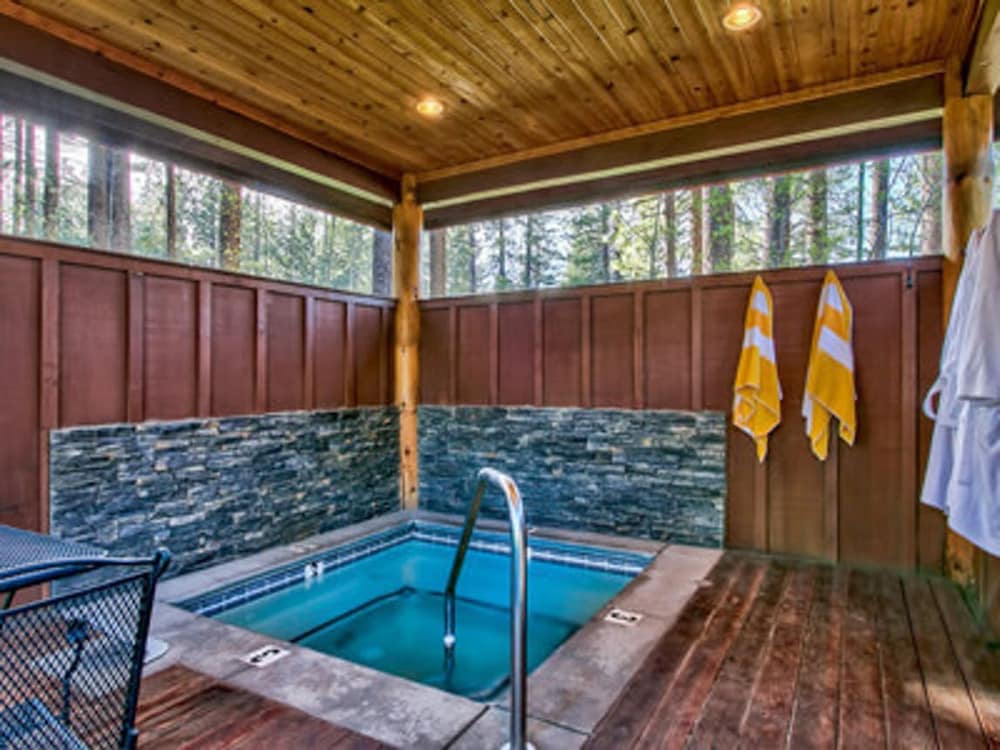 Black Bear Lodge by null