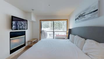 Luxury Condo, 3 Bedrooms, Resort View, Mountainside | 3 bedrooms, premium bedding, down duvets, pillow-top beds