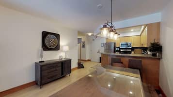 Luxury Condo, 3 Bedrooms, Resort View, Mountainside | Living area | Flat-screen TV, fireplace