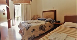 Comfort Room, 2 Bedrooms | Minibar, desk, laptop workspace, blackout drapes - Hotel San Ghermann (Arroio Trinta)