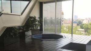 Indoor spa tub - Cozy Apartment in Reforma Avenue (Mexico City)