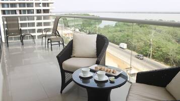 Superior Apartment, 1 Bedroom, Lake View | Balcony