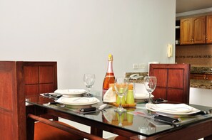 Departamento estándar, 2 habitaciones | Servicio a la habitación
