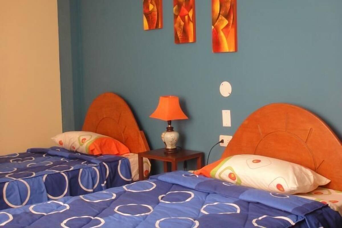 Single Room | In-room safe, iron/ironing board, free WiFi