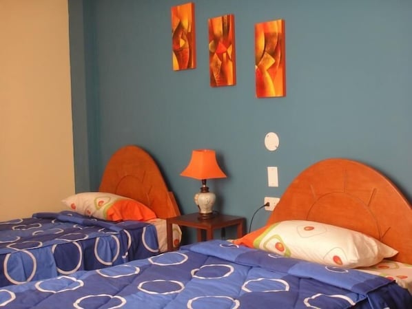 Single Room | In-room safe, iron/ironing board, free WiFi
