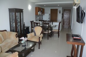 Superior Apartment, 2 Bedrooms, Ocean View | Living area