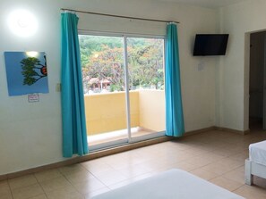 View from room - Hotel Playa Del Sol by Rotamundos (Santa María Huatulco)