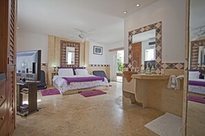 Suite | In-room safe, iron/ironing board, bed sheets - Old Town Premium (Cartagena)