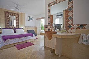 Suite | Bathroom sink