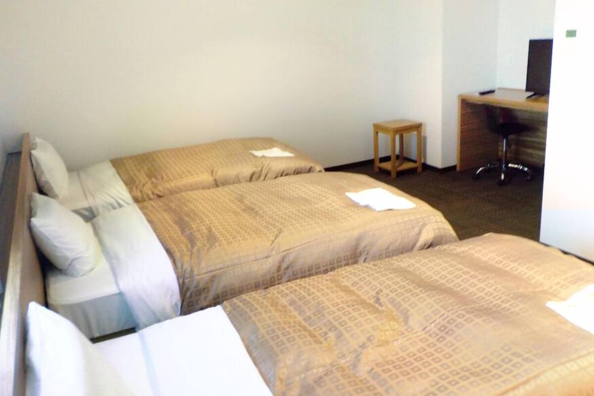 Escrivaninha, Wi-Fi de cortesia, roupa de cama