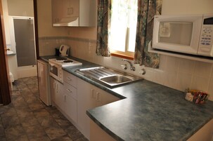 Colchones con pillow-top, escritorio y sistema de insonorización 