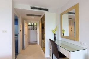 Superior Double Room, Ground Floor | Minibar, in-room safe, desk, laptop workspace