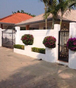 Exterior - Baansiesom Private Pool Villa (Pranburi)