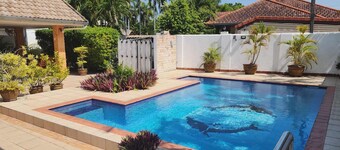 Baansiesom Private Pool Villa