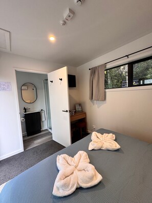 Deluxe Double or Twin Room | In-room safe, free WiFi, bed sheets