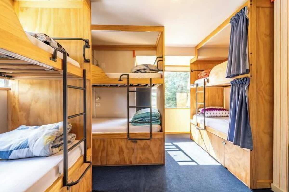 In-room safe, free WiFi, bed sheets