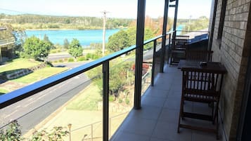 Deluxe Triple Room | Balcony