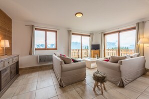 Classic Apartment, 5 Bedrooms (T6) | Executive lounge - L'Eden Skis aux pieds (Morillon)