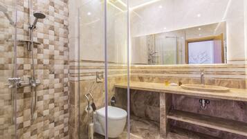 Comfort Apartment, 2 Bedrooms, Balcony, Sea View | Desk, soundproofing, iron/ironing board, free cribs/infant beds