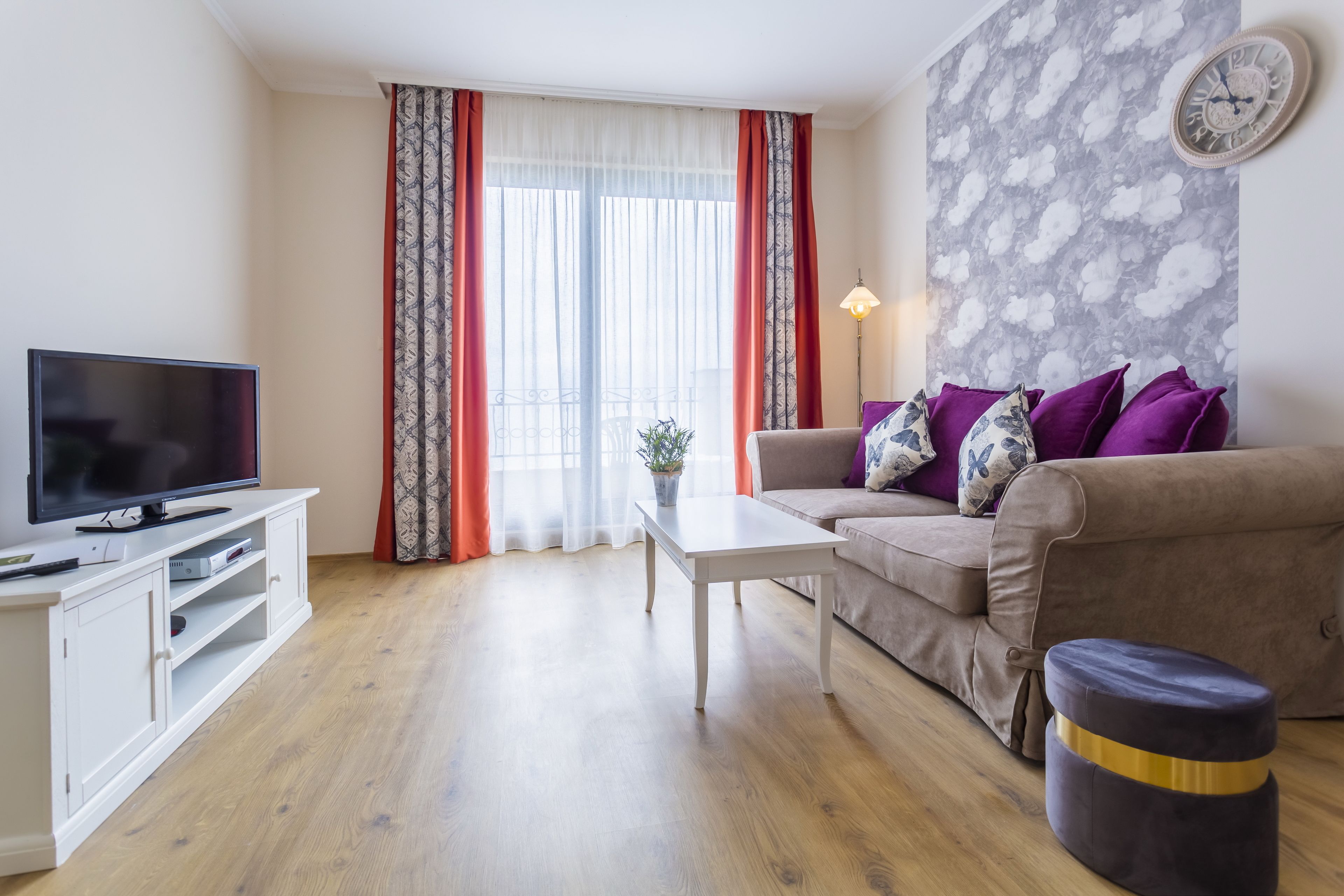 comfort apartment, 2 bedrooms, balcony, sea view | living area | flat-screen tv