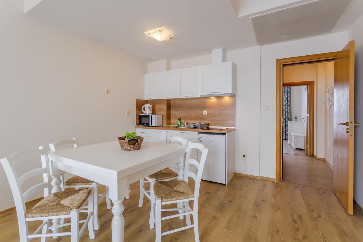 comfort apartment, 2 bedrooms, balcony, sea view | private kitchen | fridge, microwave, stovetop, coffee/tea maker