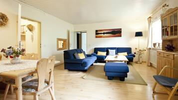 Club-Apartment, 3Â Schlafzimmer, HĂŒgelblick | Wohnzimmer