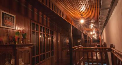 The History Cafe' & Guesthouse