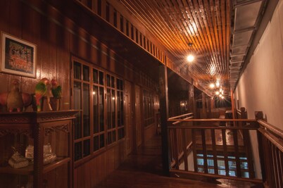 The History Cafe' & Guesthouse