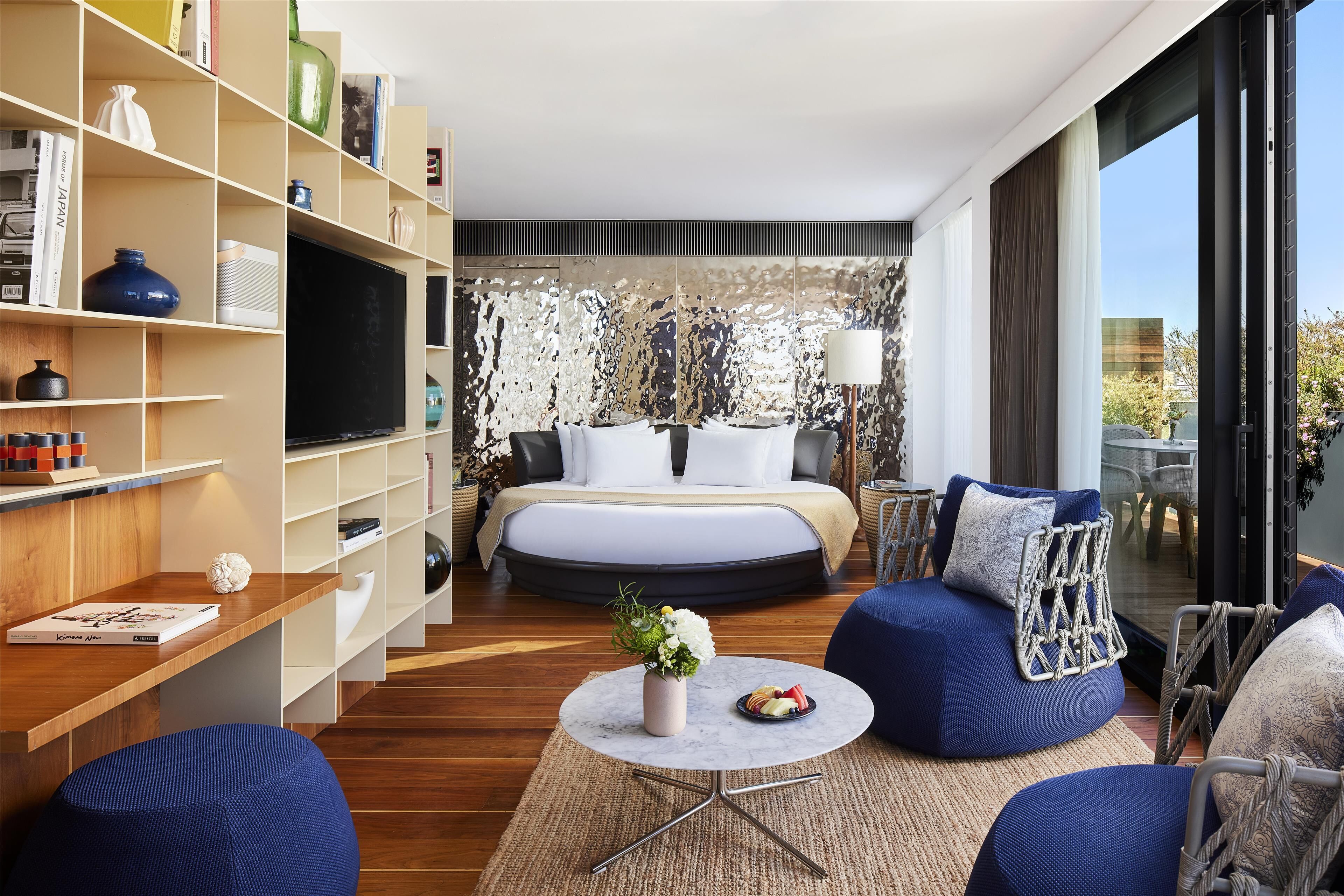 penthouse, terrace (suite) | minibar, in-room safe, desk, blackout curtains